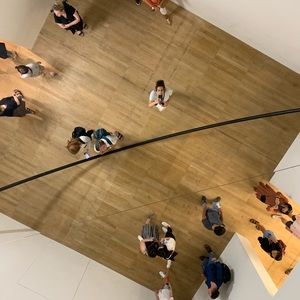 Meet your Posher, Raquel